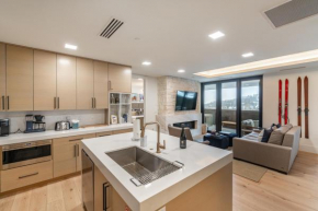 Ski in Ski Out Luxury at Empire Residences, PRIVATE HOT TUB, Onsite Ski Beach and Firepits